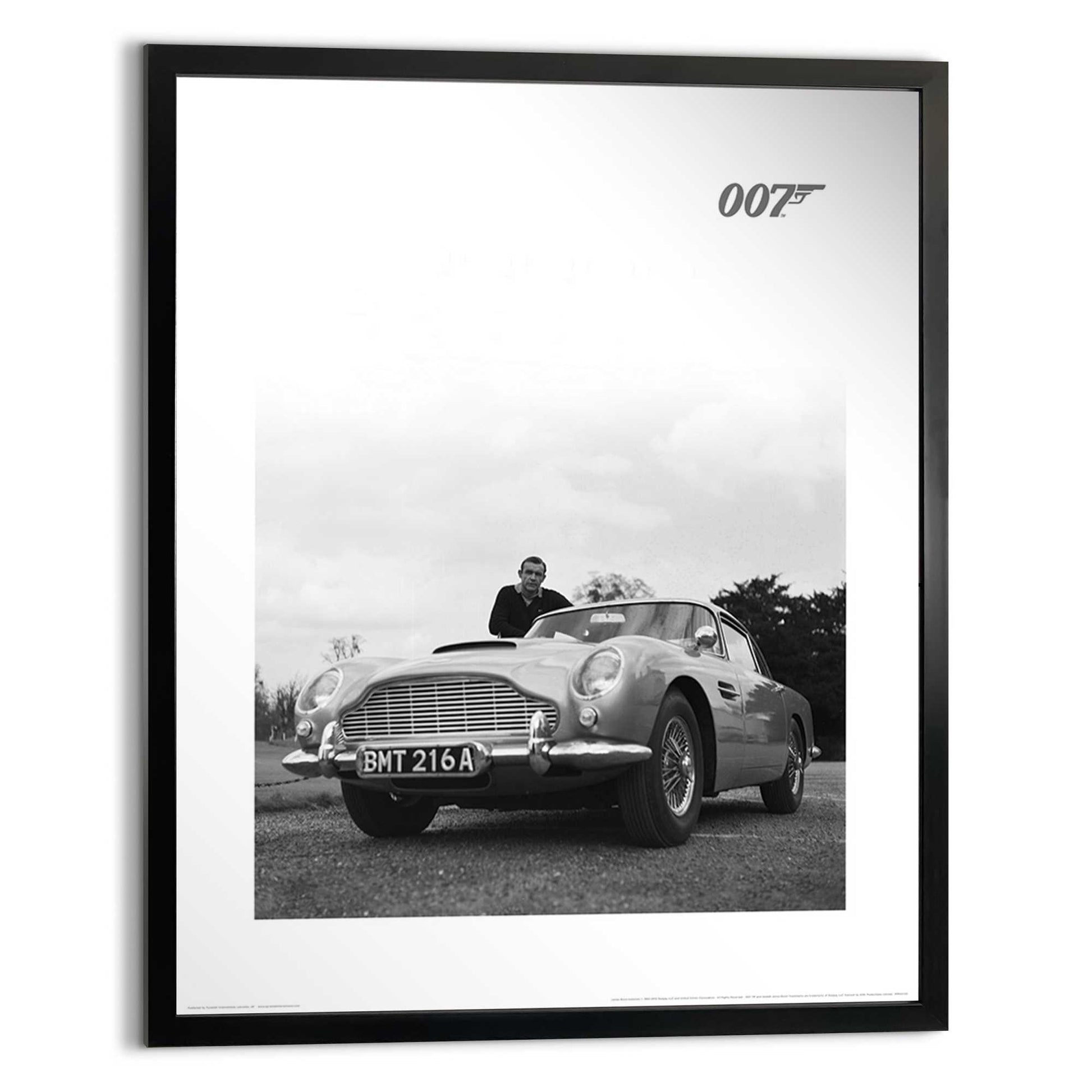 Iconic print in Frame James Bond - Connery B&W 50x40