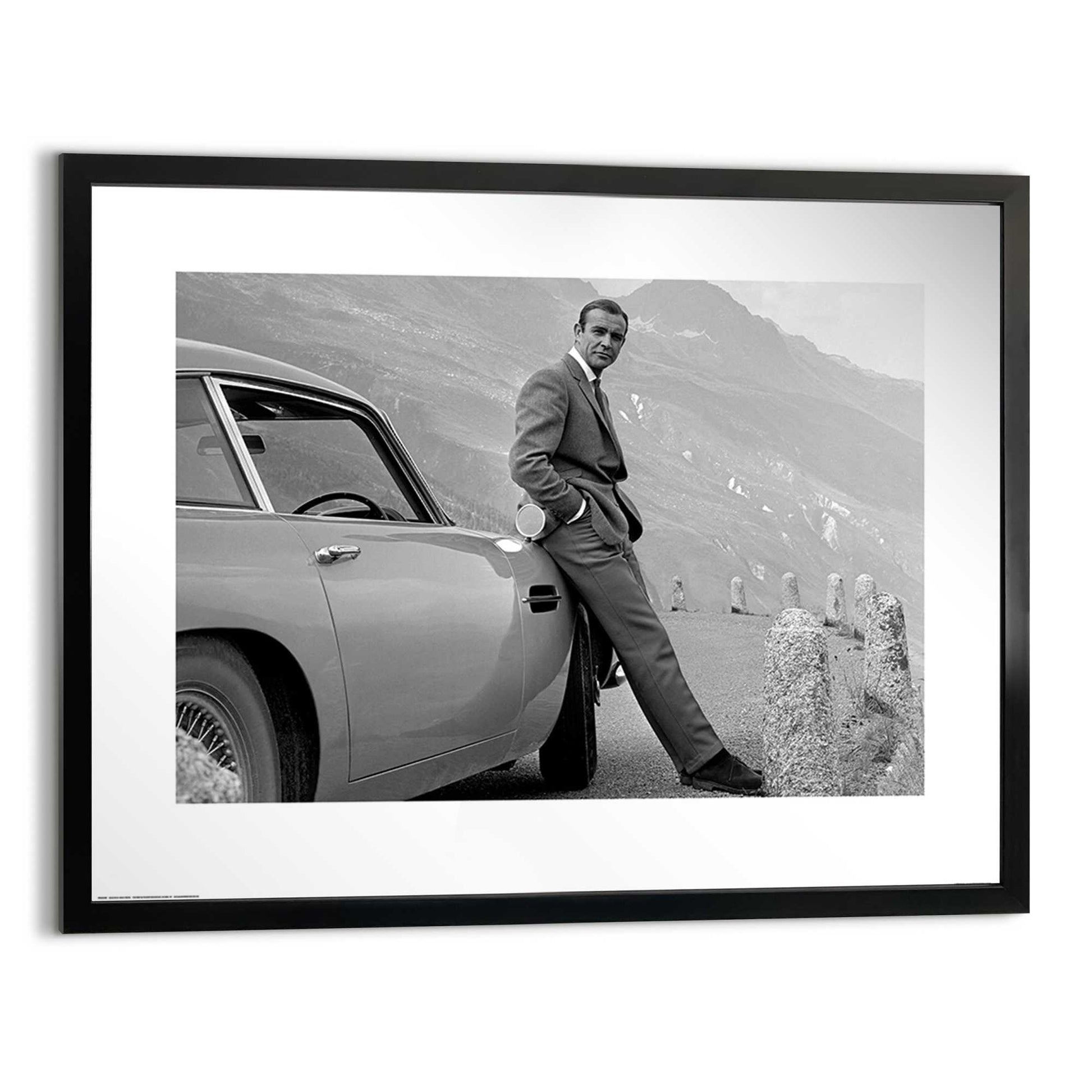 Iconic print in Frame James Bond - aston martin 60x80