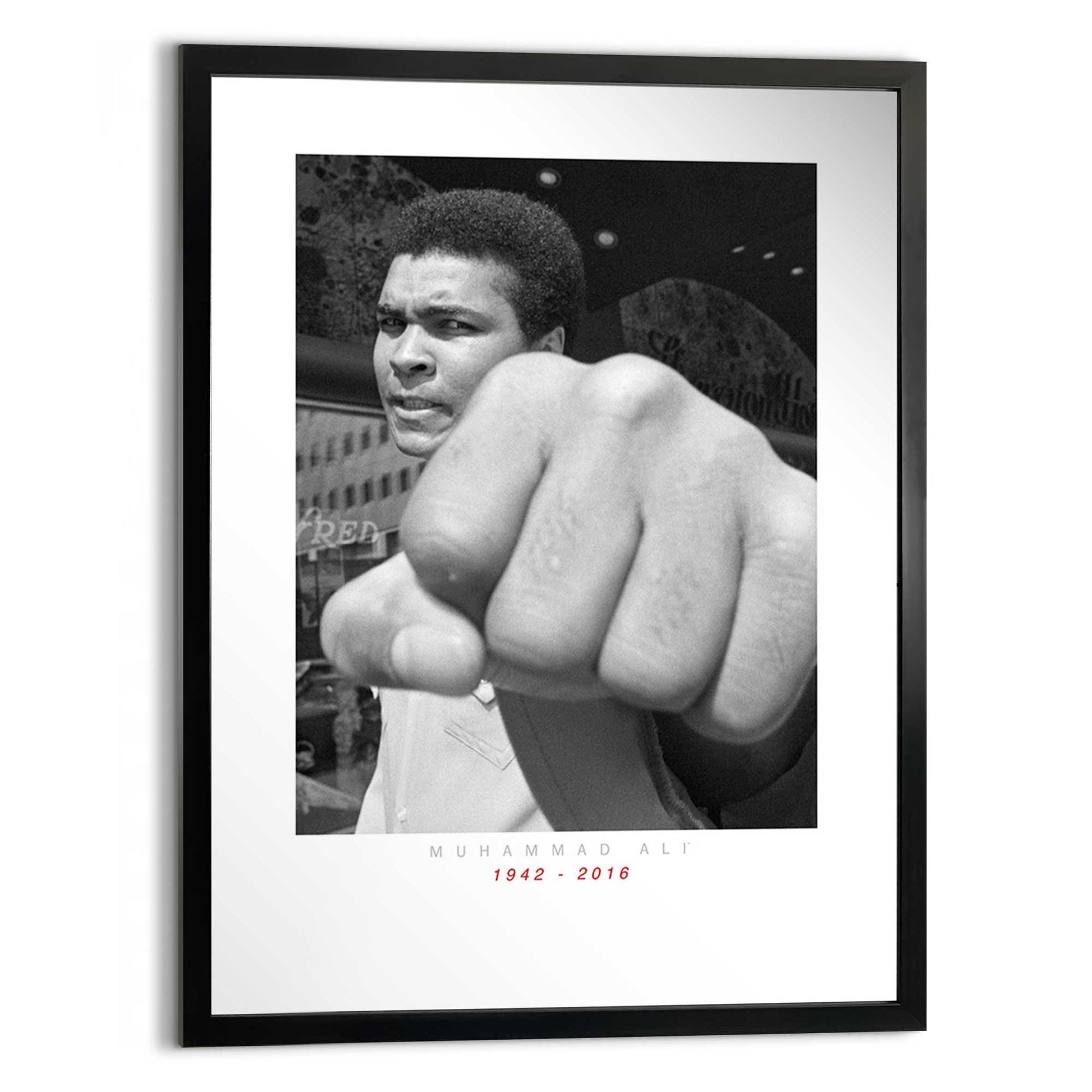 Iconic print in Frame Muhammad Ali Commemorative - punch 80x60